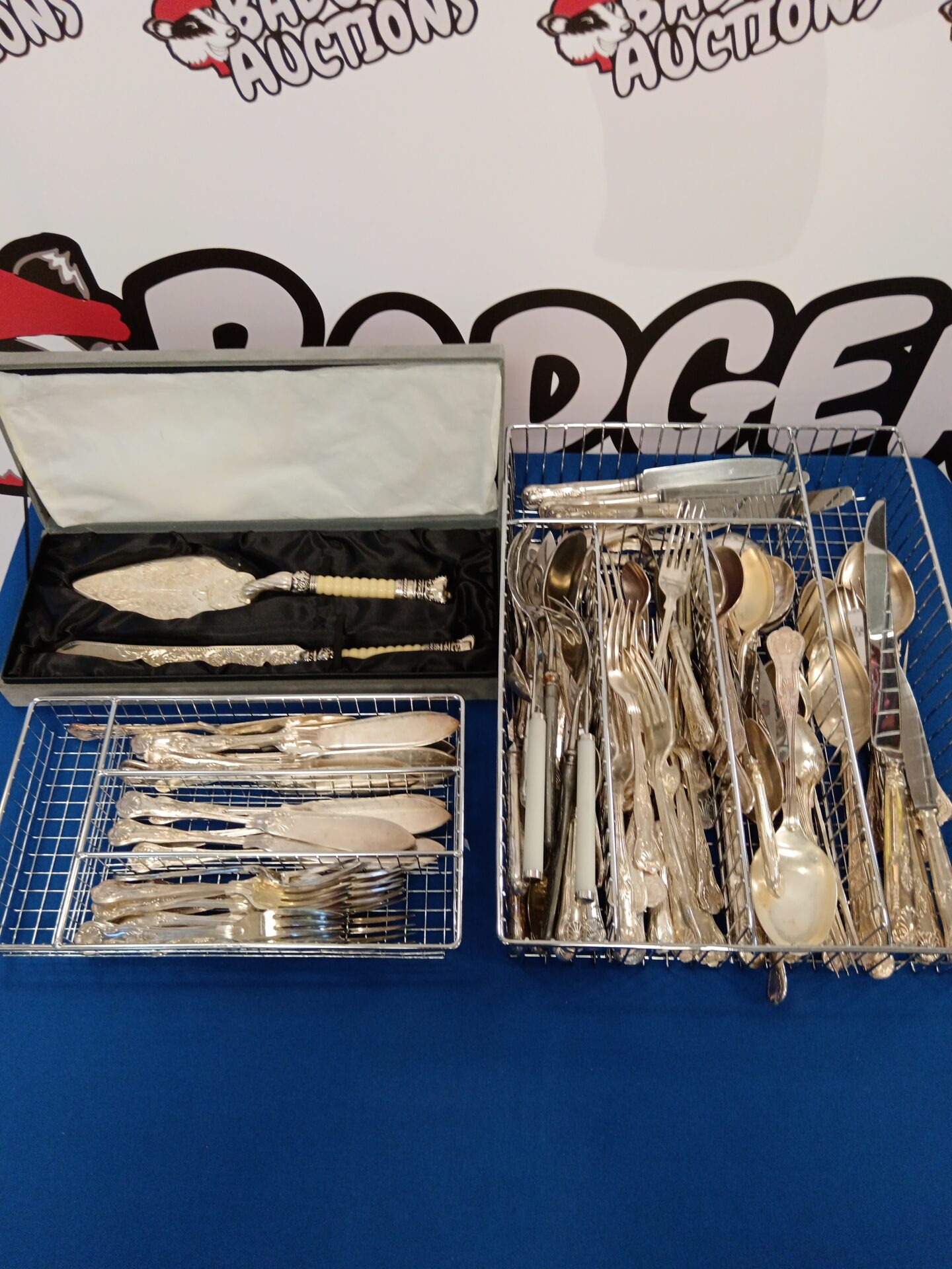 056 Large lot of kings pattern silver plate cutlery including viners