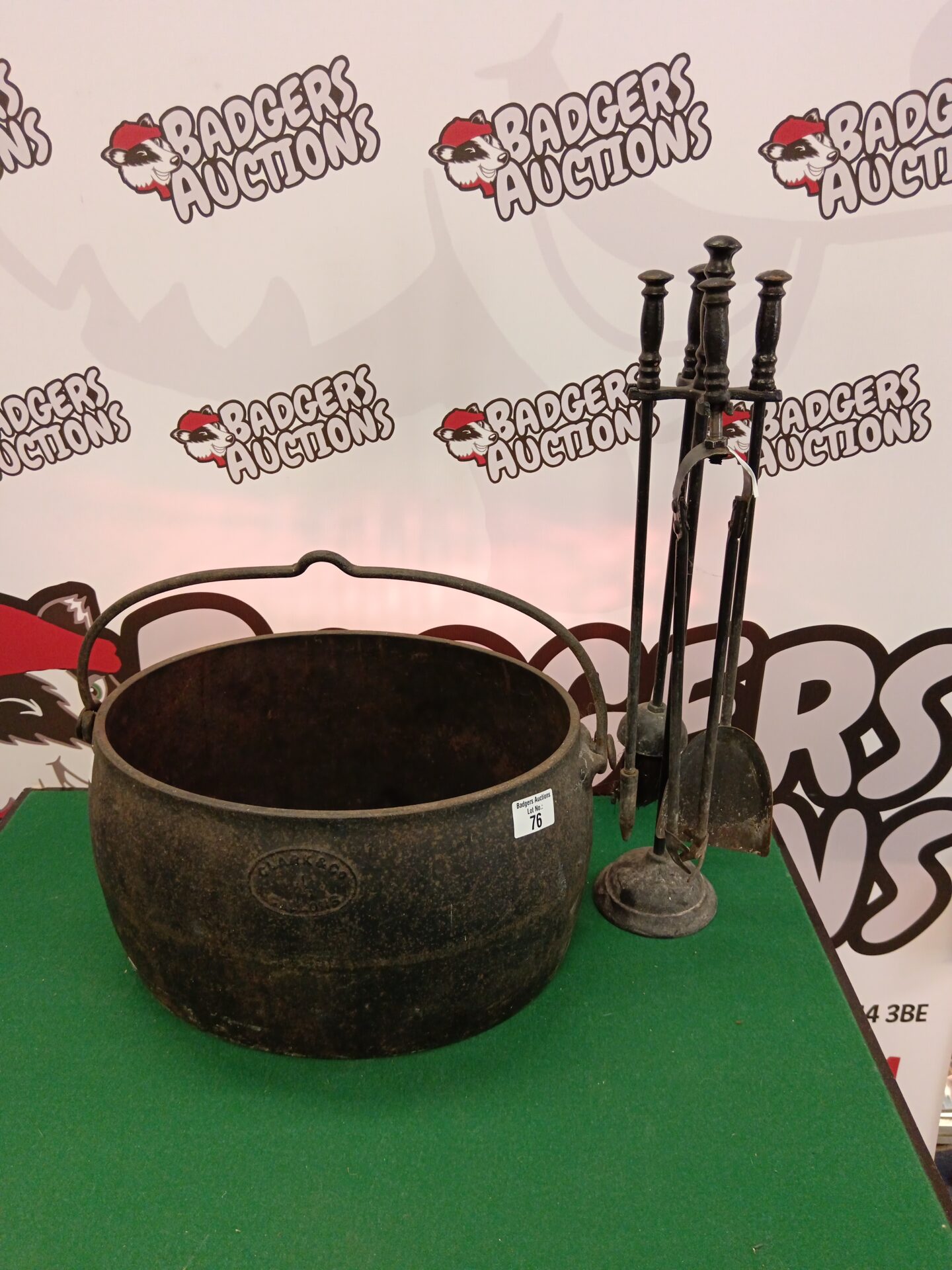 076 Vintage Clark & co 4 gallon cauldron & fireplace companion set