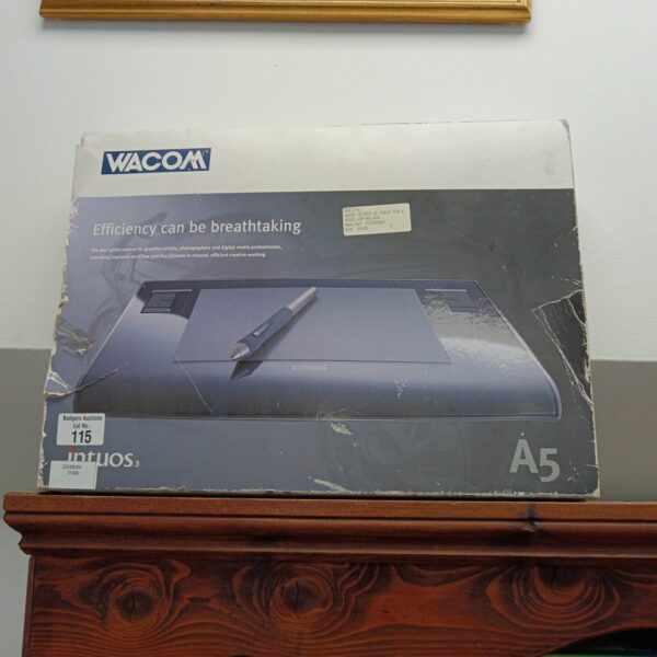 Vintage Wacom intuos 3 A5 graphics tablet for digital art.