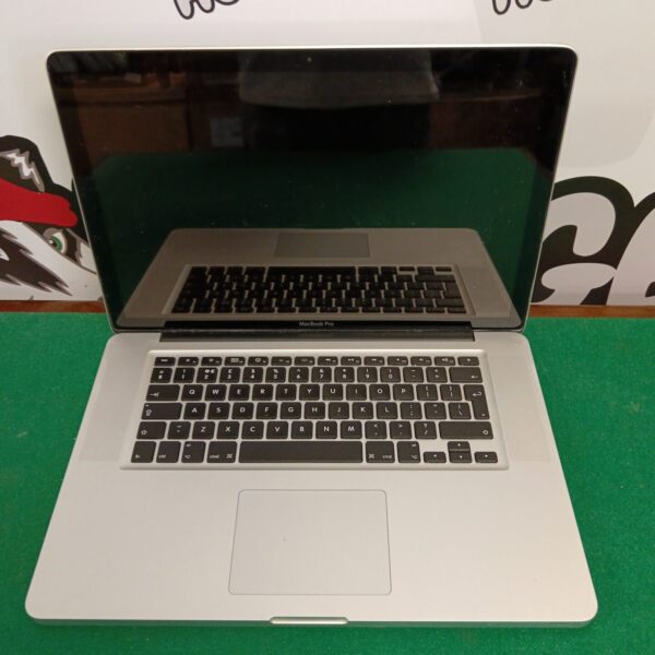 Apple MacBook Pro A1286 laptop for auction, password locked.