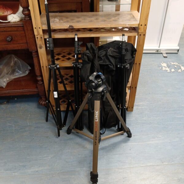 Selection of photography tripods including Camlink TP-2800.