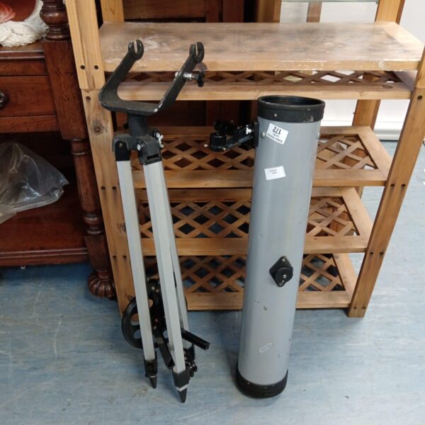 Beginner telescope with tripod for astronomy and space exploration.