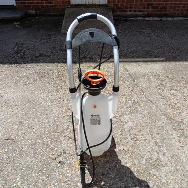 Easylife 12l garden sprayer for garden maintenance and liquid distribution.
