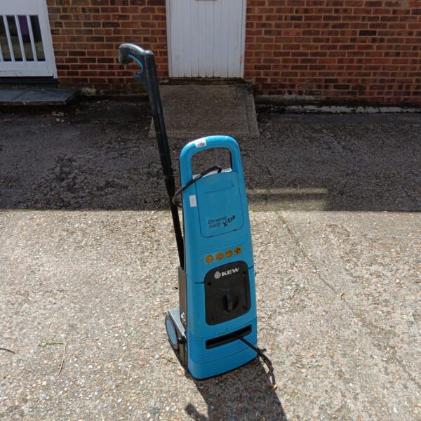 Used Kew Dynamic 4600 pressure washer for garden cleaning.