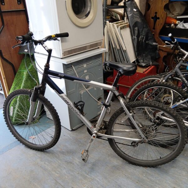Used Giant Rock mountain bike for sale, off-road bicycle.