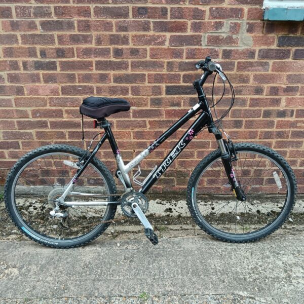 Trek 3900 ladies mountain bike in used condition.