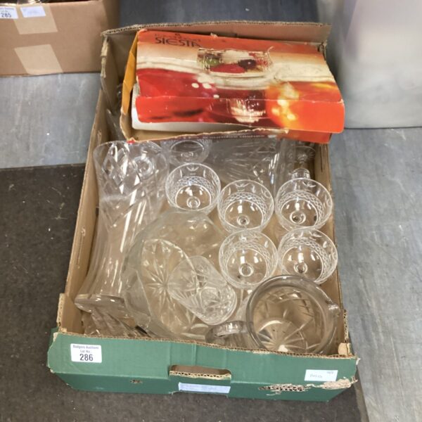 Large lot of vintage Ravenshead glassware, including sherry and cocktail glasses.