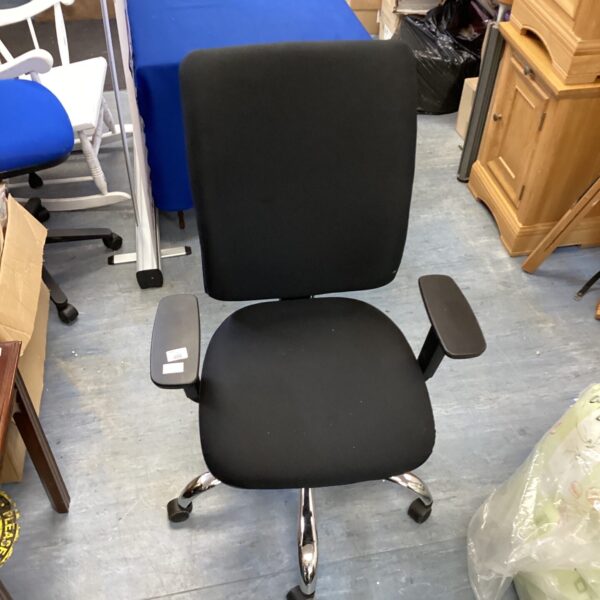 Black office swivel chair with adjustable height and armrests.
