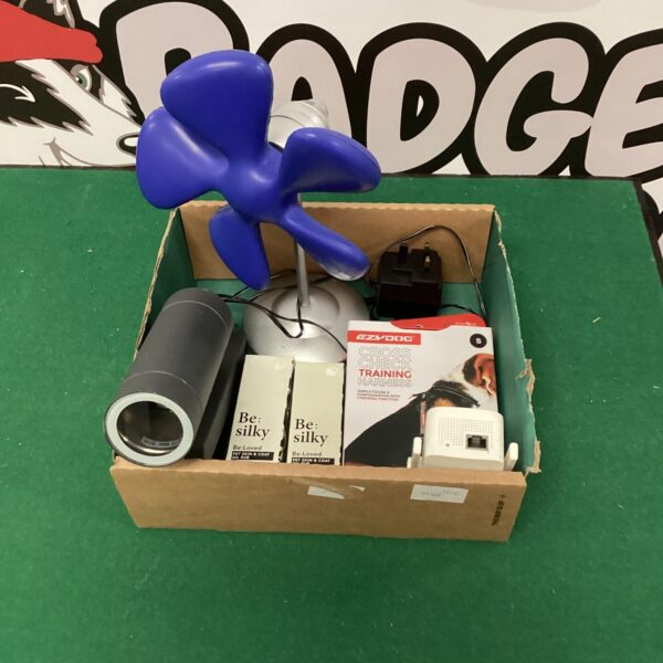 Mixed lot including a desk fan and dog oil treatment.