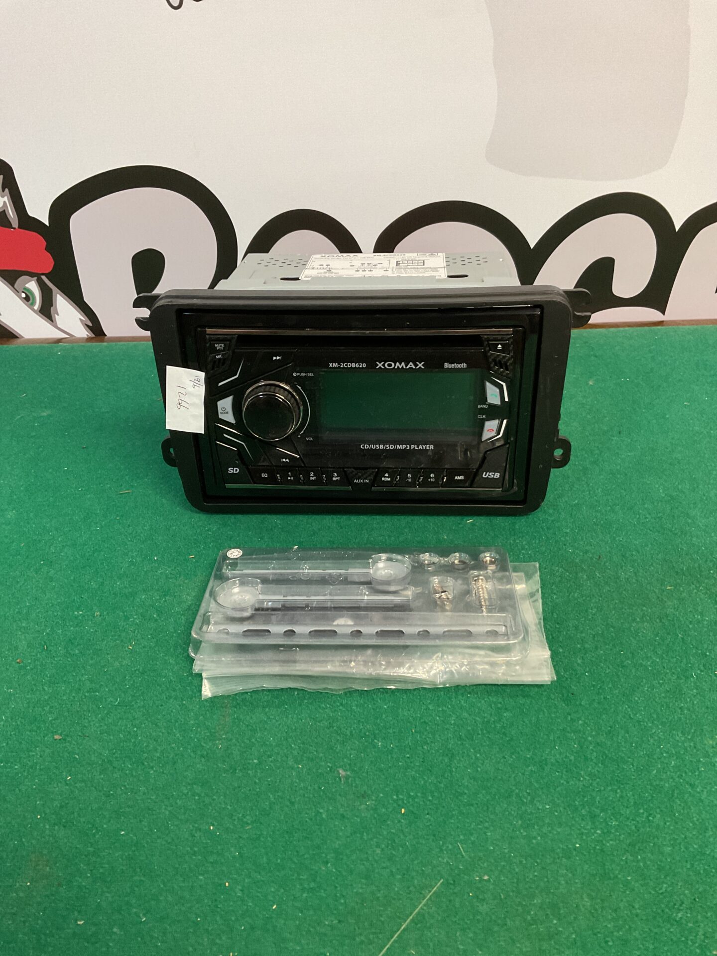 229 Xomax in car stereo, CD, Bluetooth XM-2CDB620