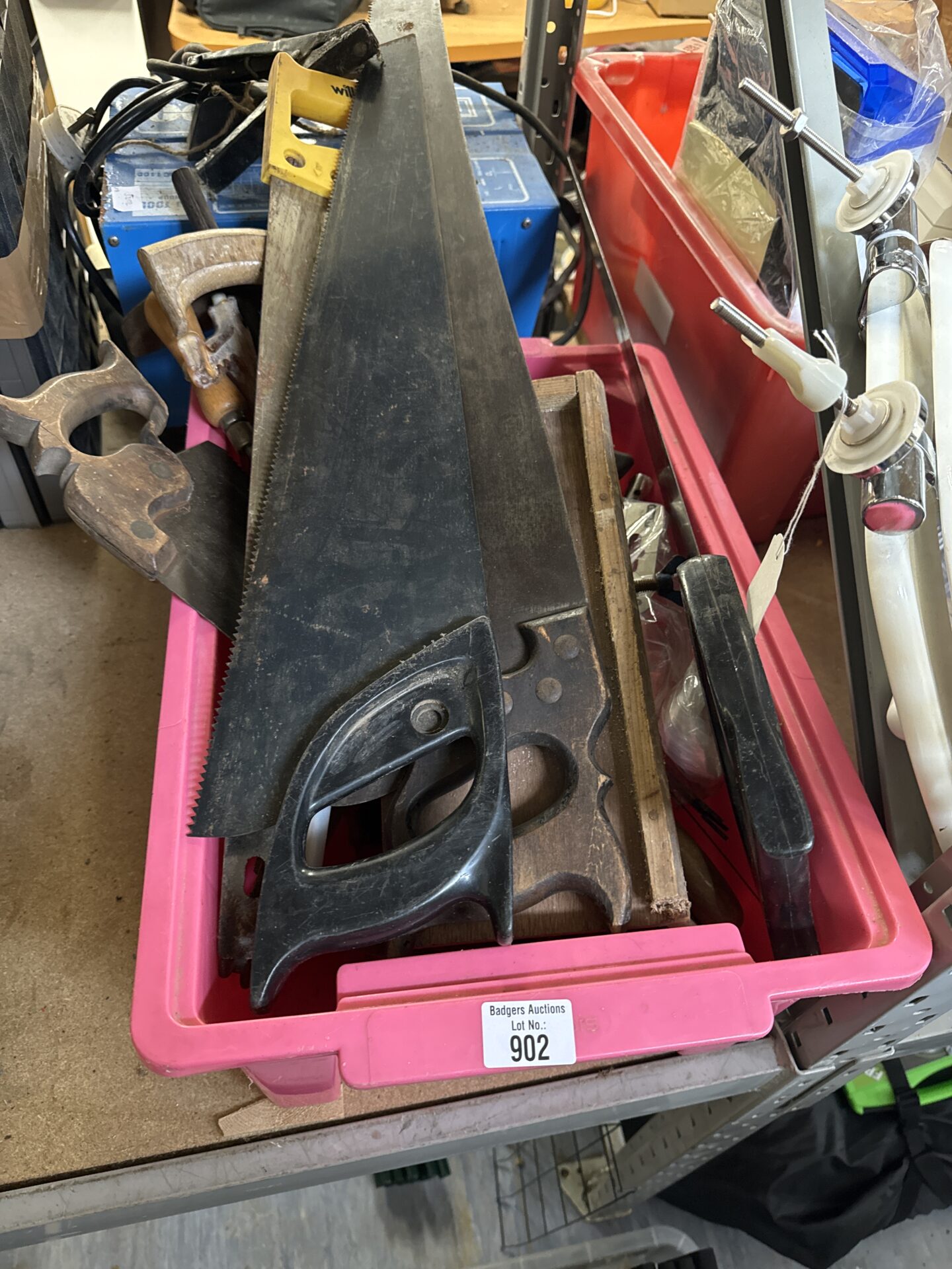 1068 Box of mixed saws