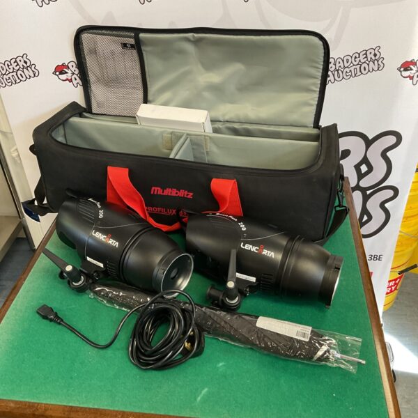 Lencarta smart flash lights in a carry case for photography.