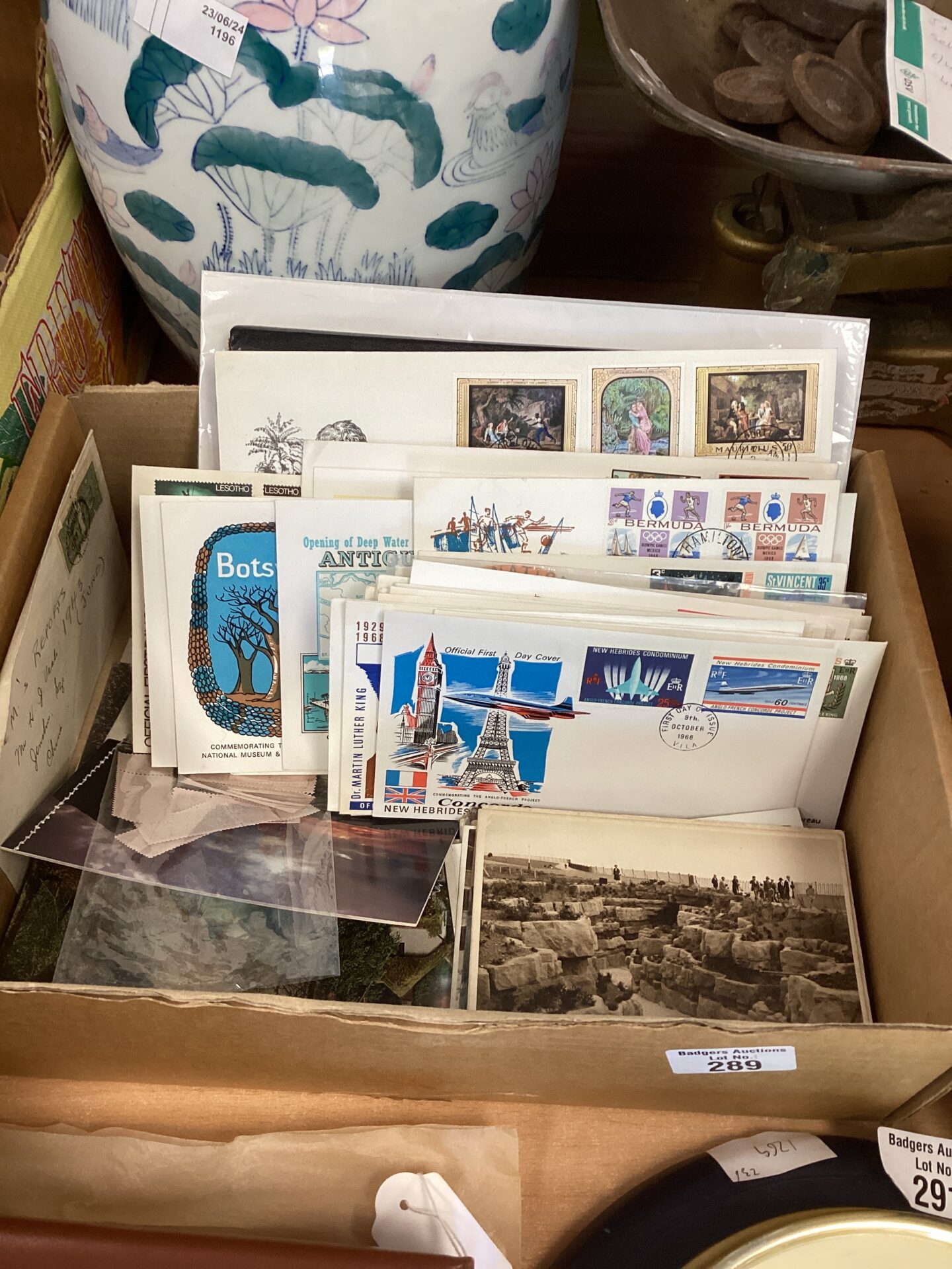 289 Quantity of First Day Covers and post cards