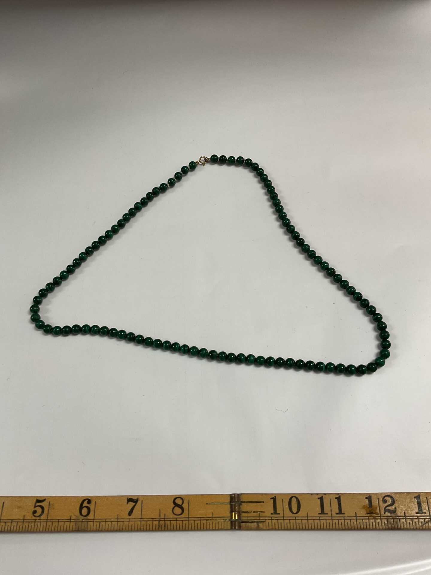 860 gold clasped green malachite ball 22” necklace