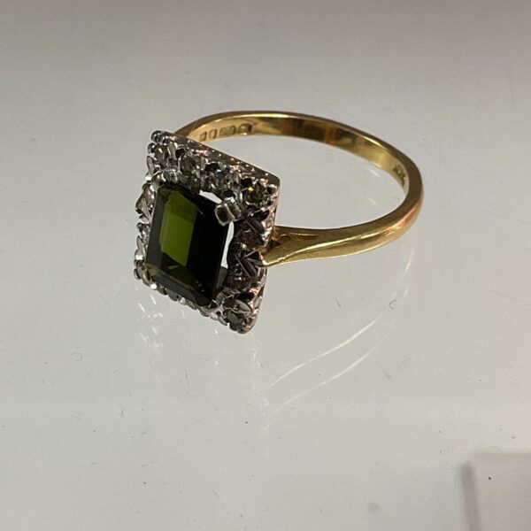 Vintage 18ct gold ring with green tourmaline and diamond cluster.