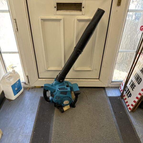 Greenyard petrol leaf blower for spares or repair.