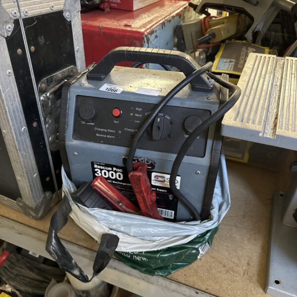 Vintage Sip Industries Rescue Pac 3000 jump starter pack for cars.