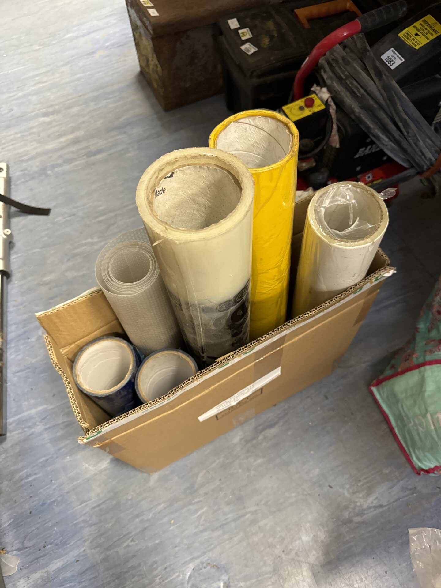 1082 Six rolls of assorted floor protector