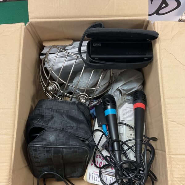 Singstar microphone bundle with Gear4 Blackbox Mini audio interface.