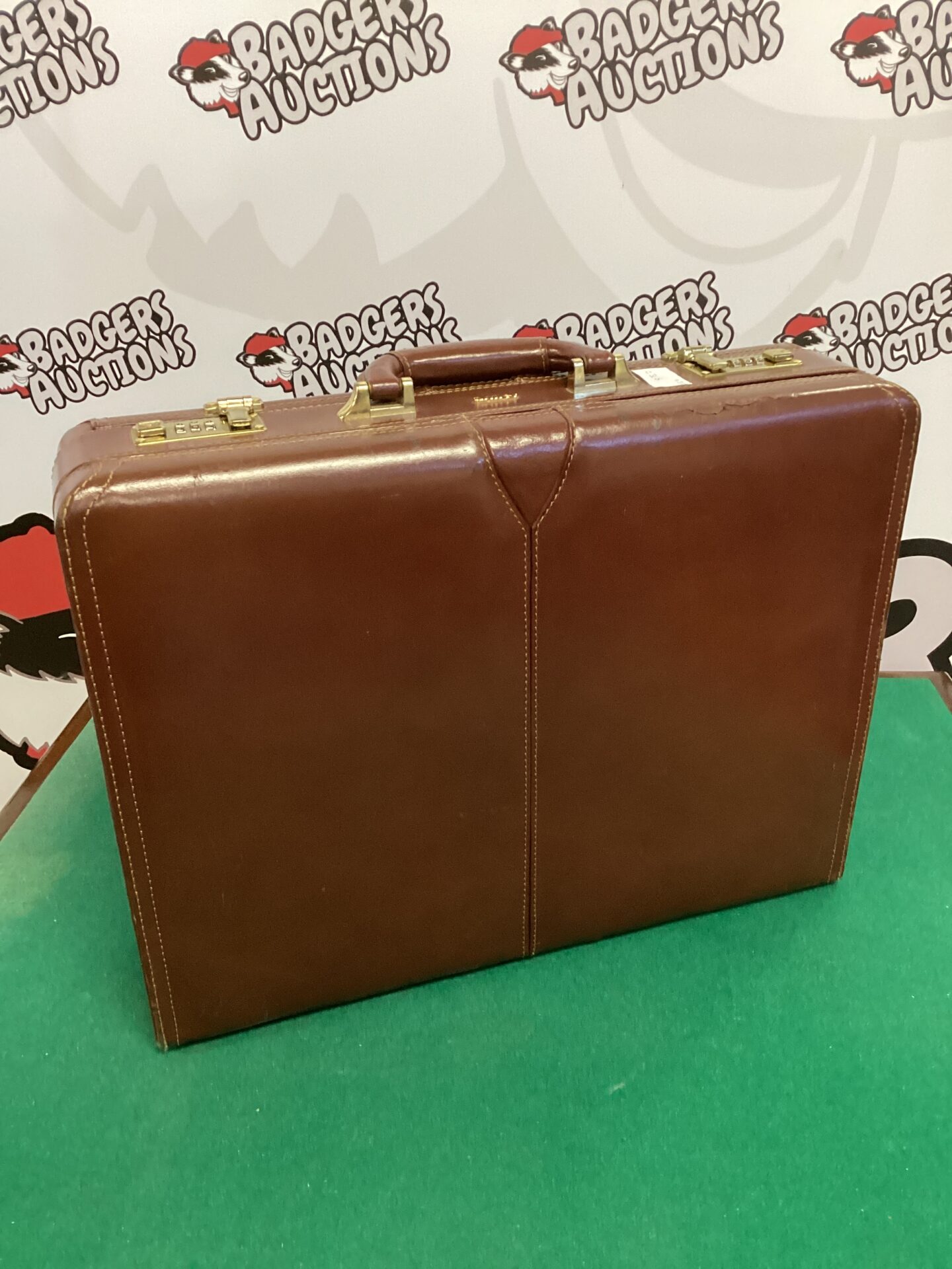 580 Antler brown leather suitcase