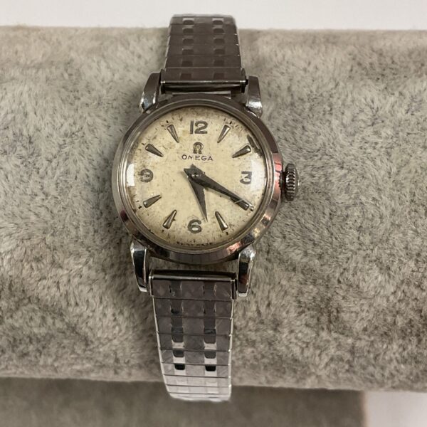 Vintage ladies Omega wristwatch with stainless steel bracelet.