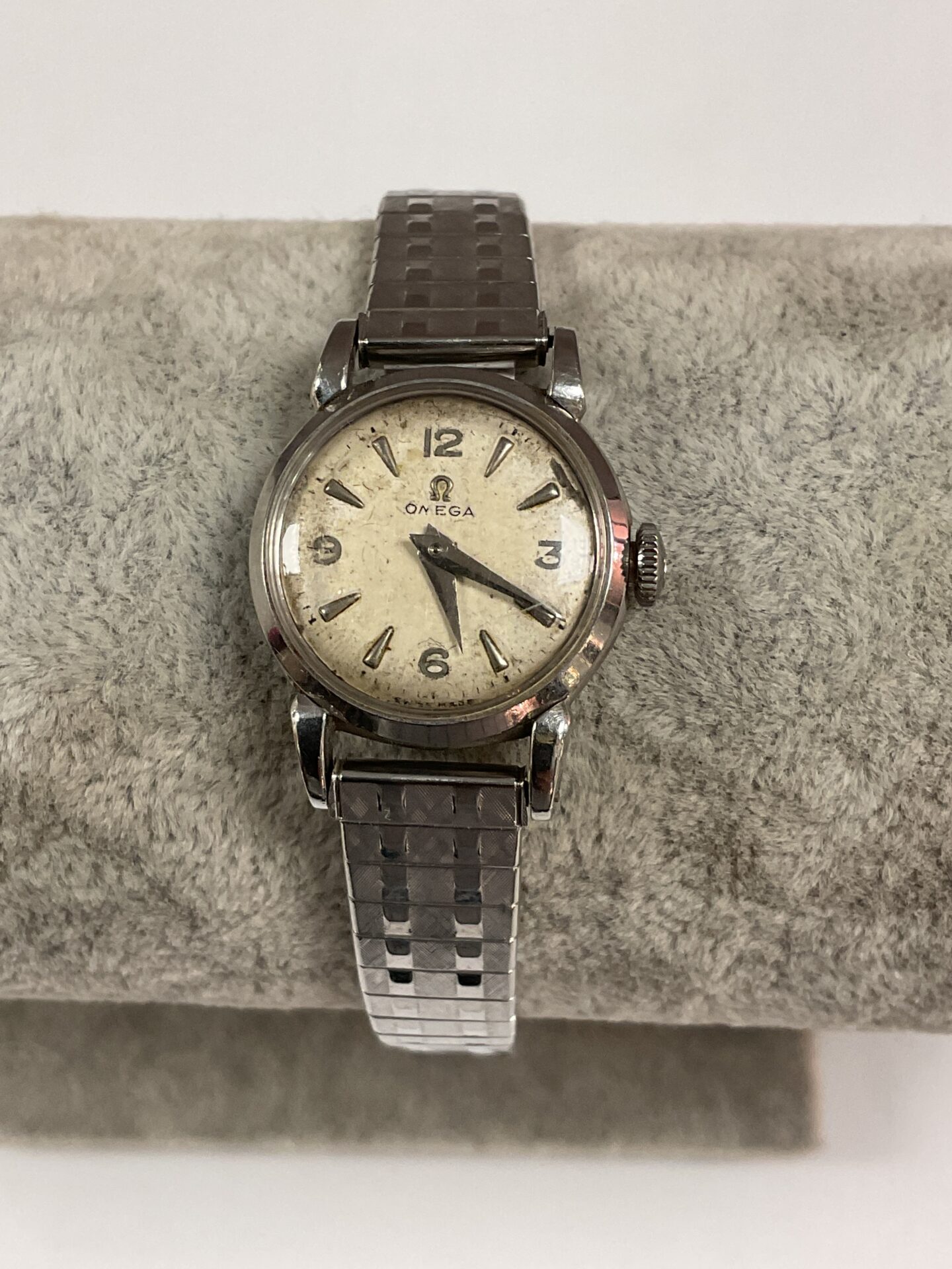 798 Vintage Ladies Omega Wristwatch