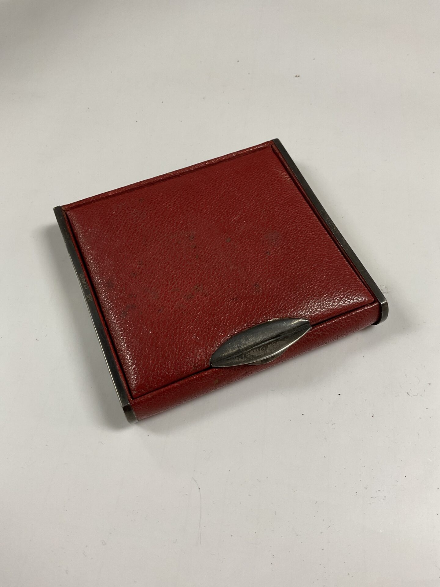 803 antique fully hallmarked silver & red leather ladies cigarette case
