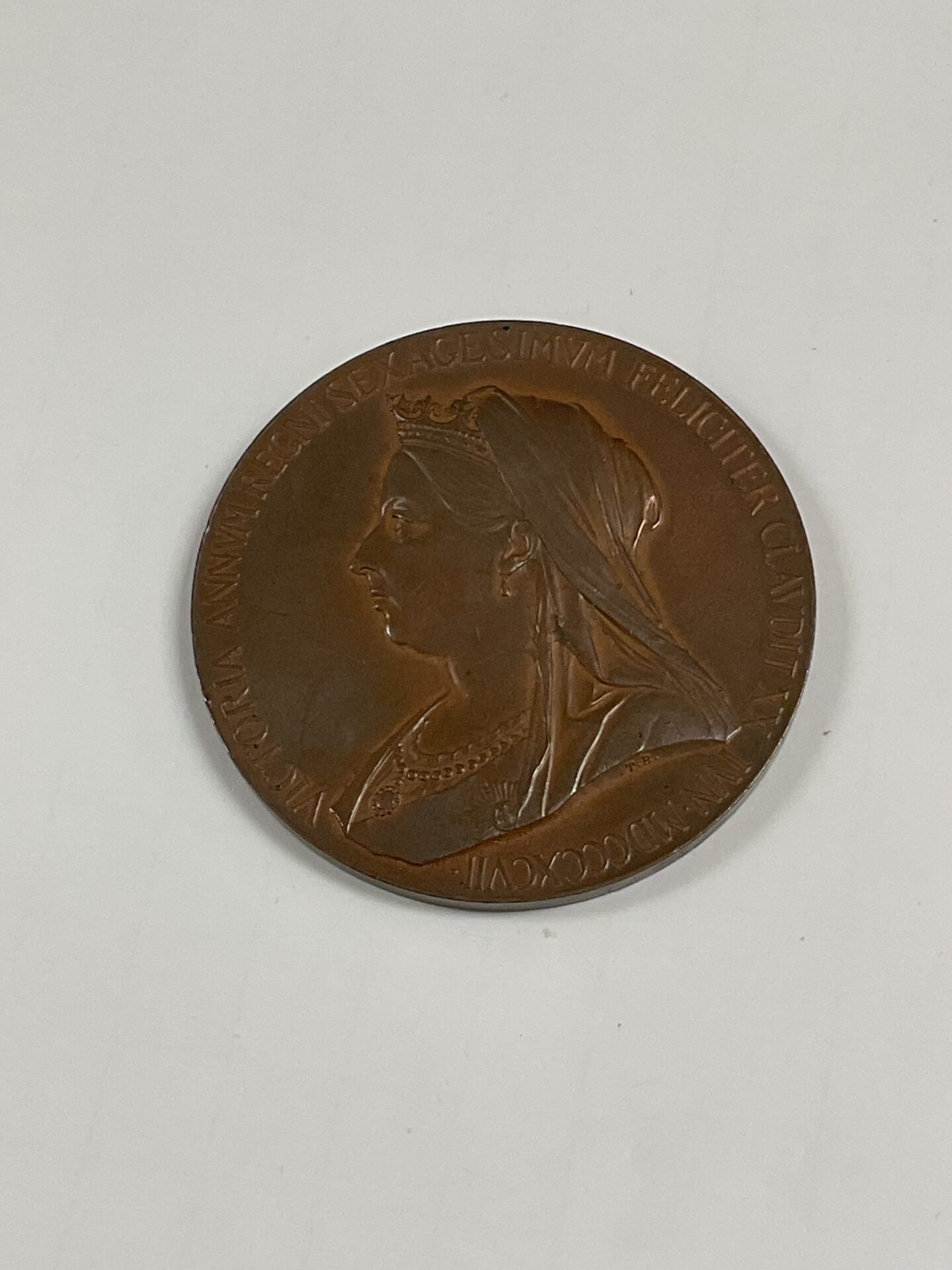 805 large size apoox 2″ queen victoria 1837-97 bronze medallion