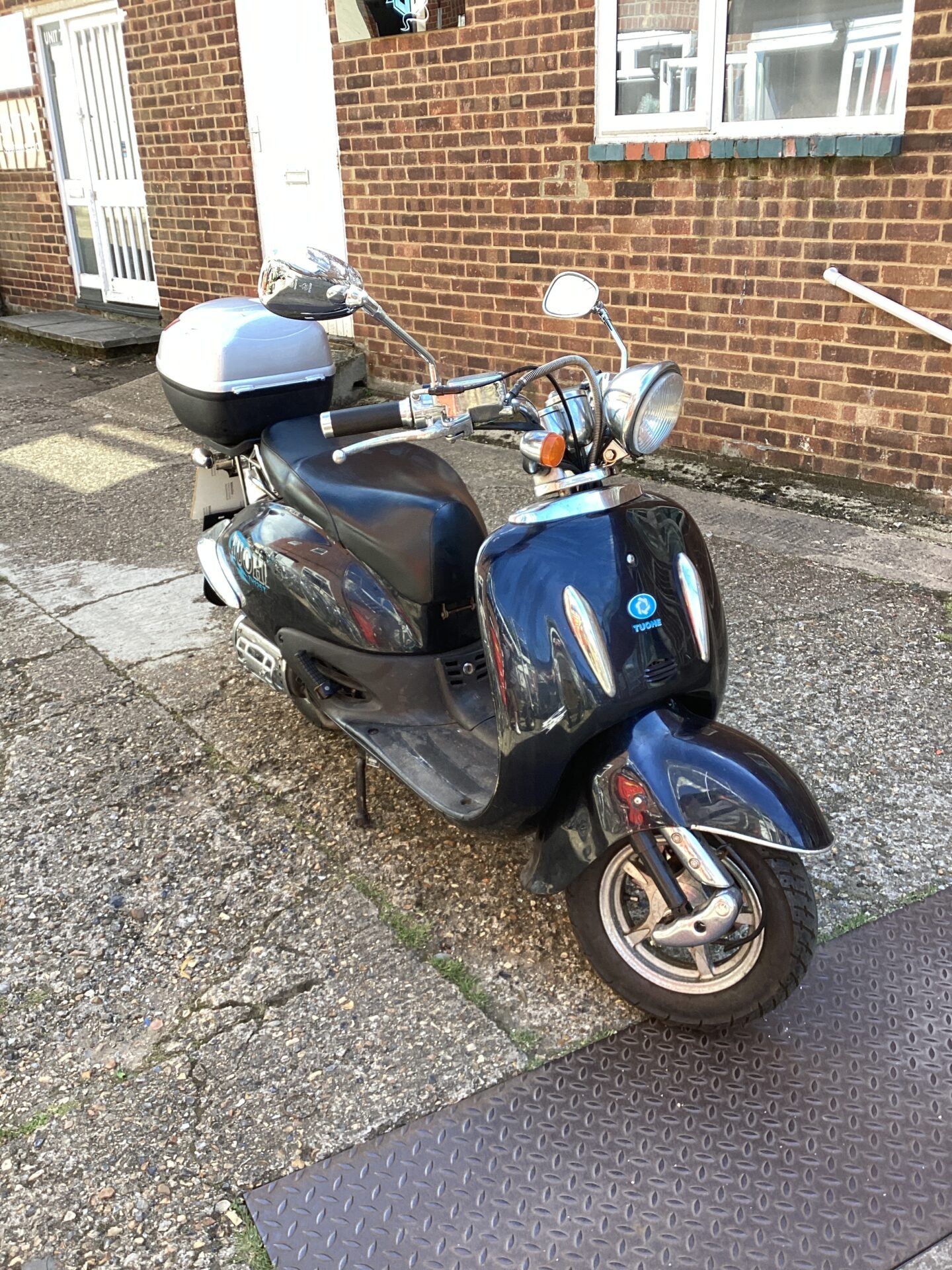 1104 Tuohe TH125T-2 125cc moped – Running With V5