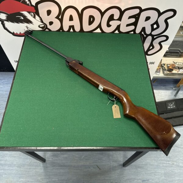 Vintage Webley Vulcan .22 air rifle in good condition.