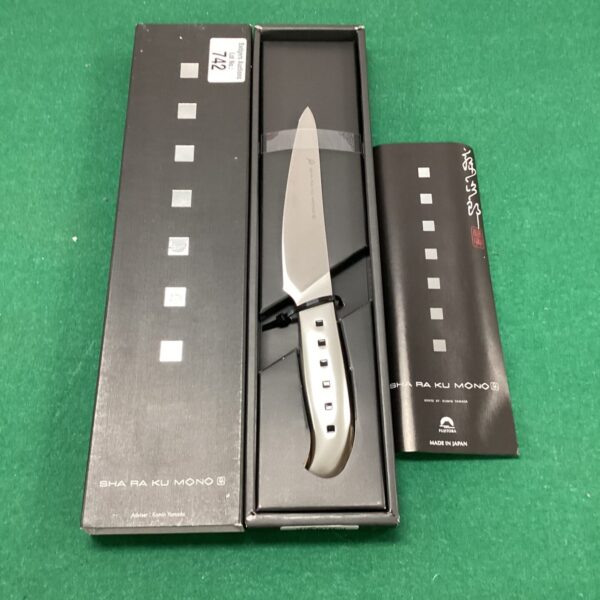 Sha ra ku mono Japanese vegetable knife with box.