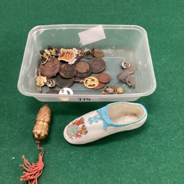 Mixed lot of vintage pin badges and crested ware shoe.