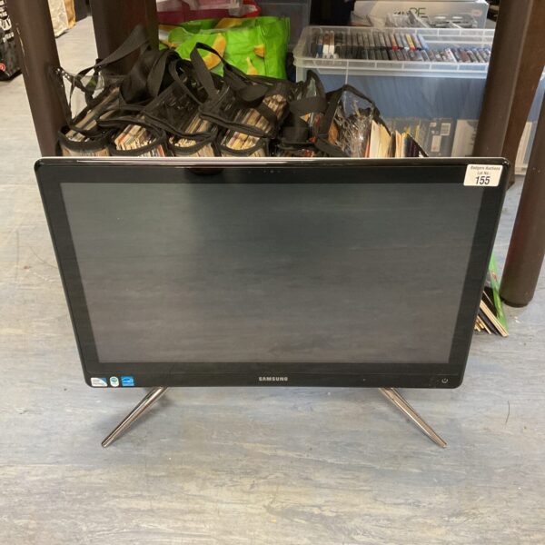Samsung DP500A2D all-in-one PC with touchscreen display.