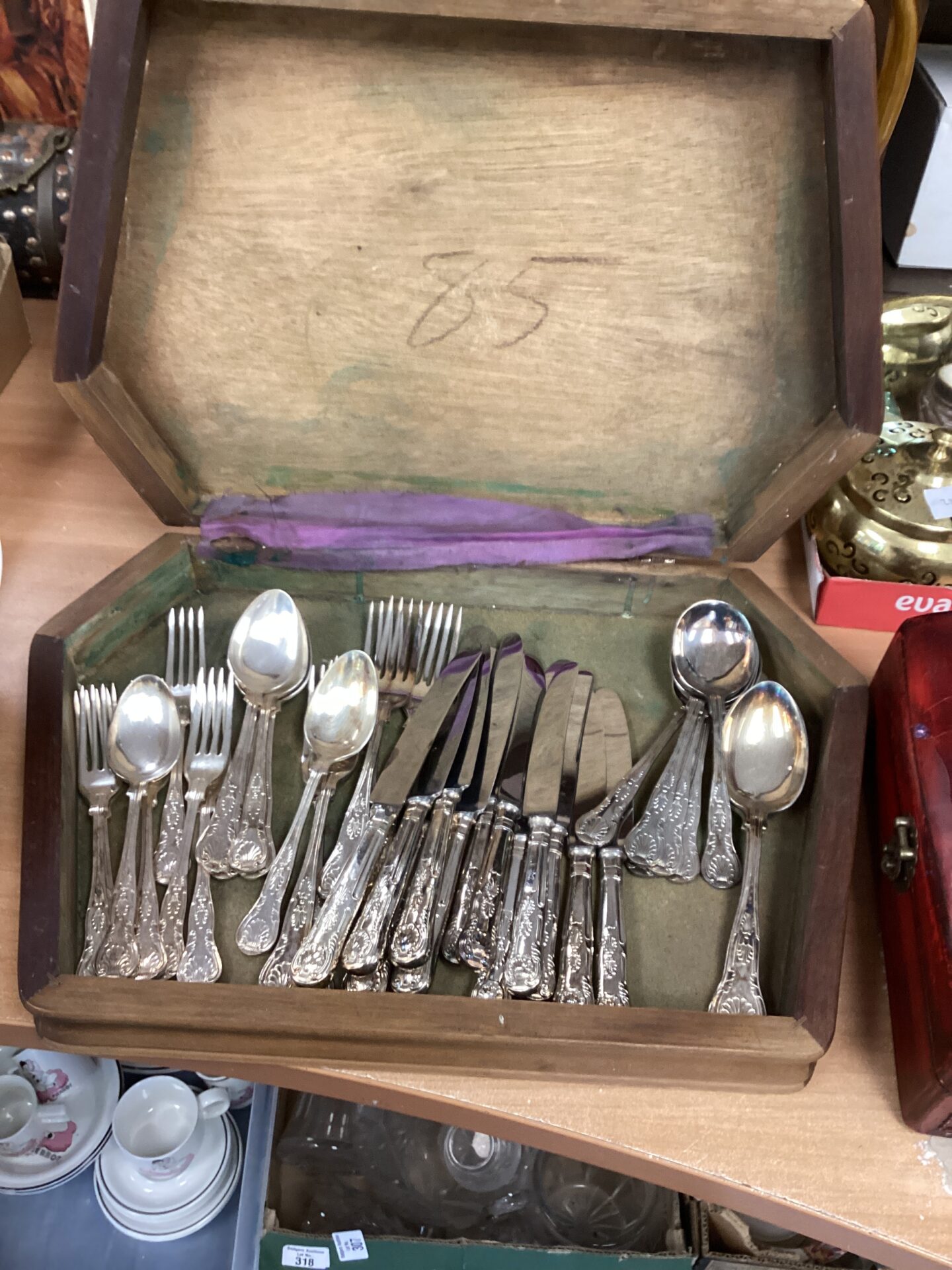 281 Set of silverplate Cutlery in case