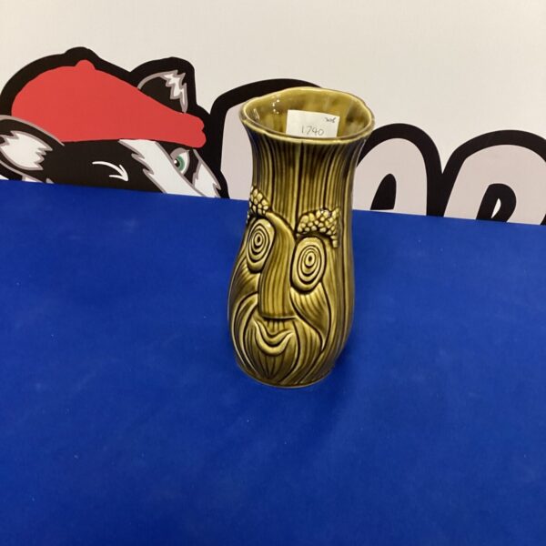 Vintage Sadler celery jar with textured design.