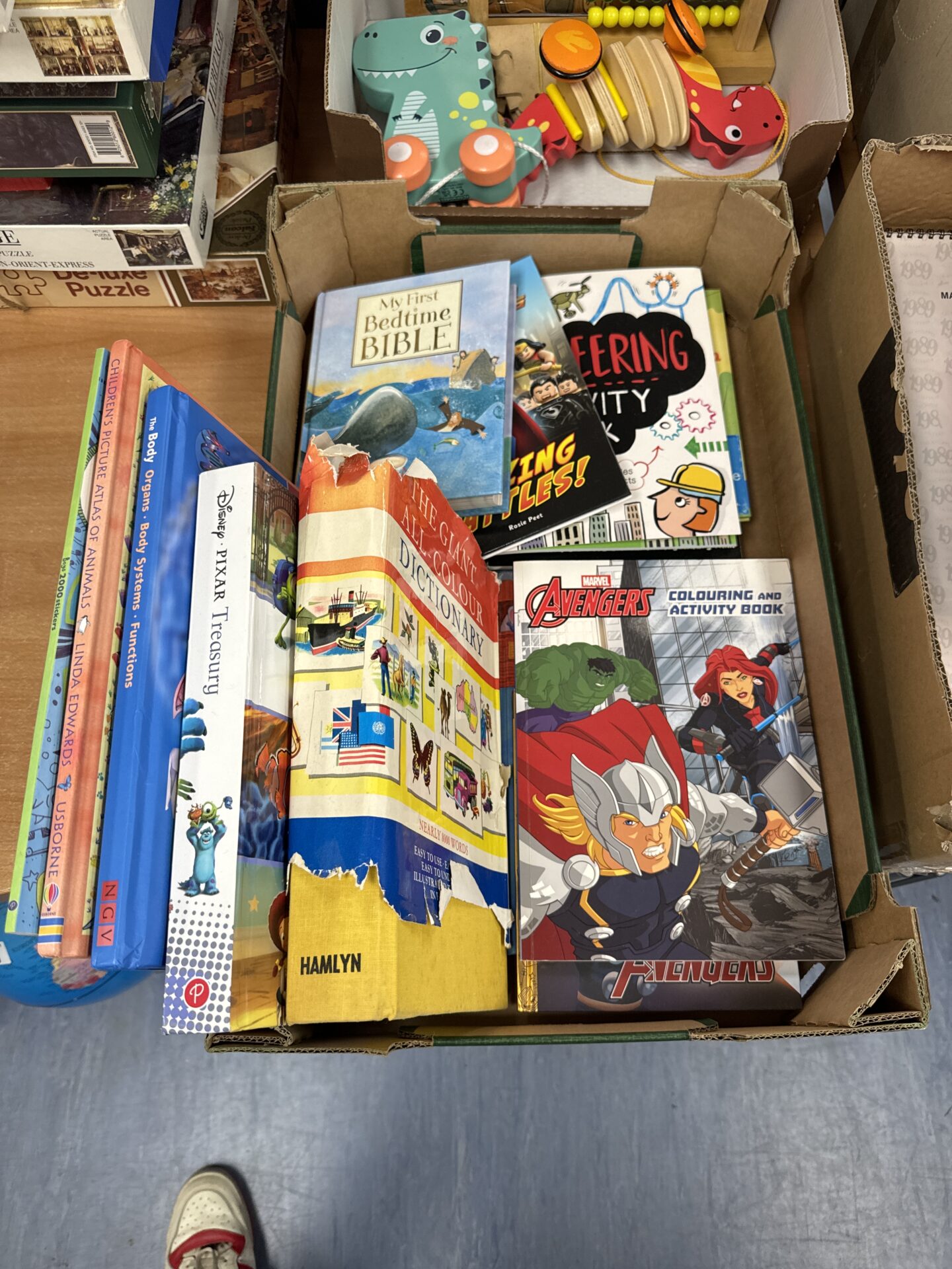 392 Tray of assorted children’s books