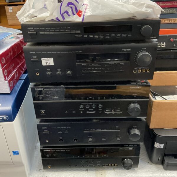 Vintage Yamaha TX-640 stereo tuner, black finish, classic audio equipment.