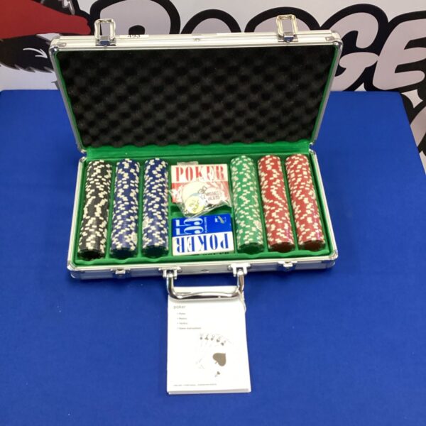 Vintage poker set in aluminium case with poker chips.