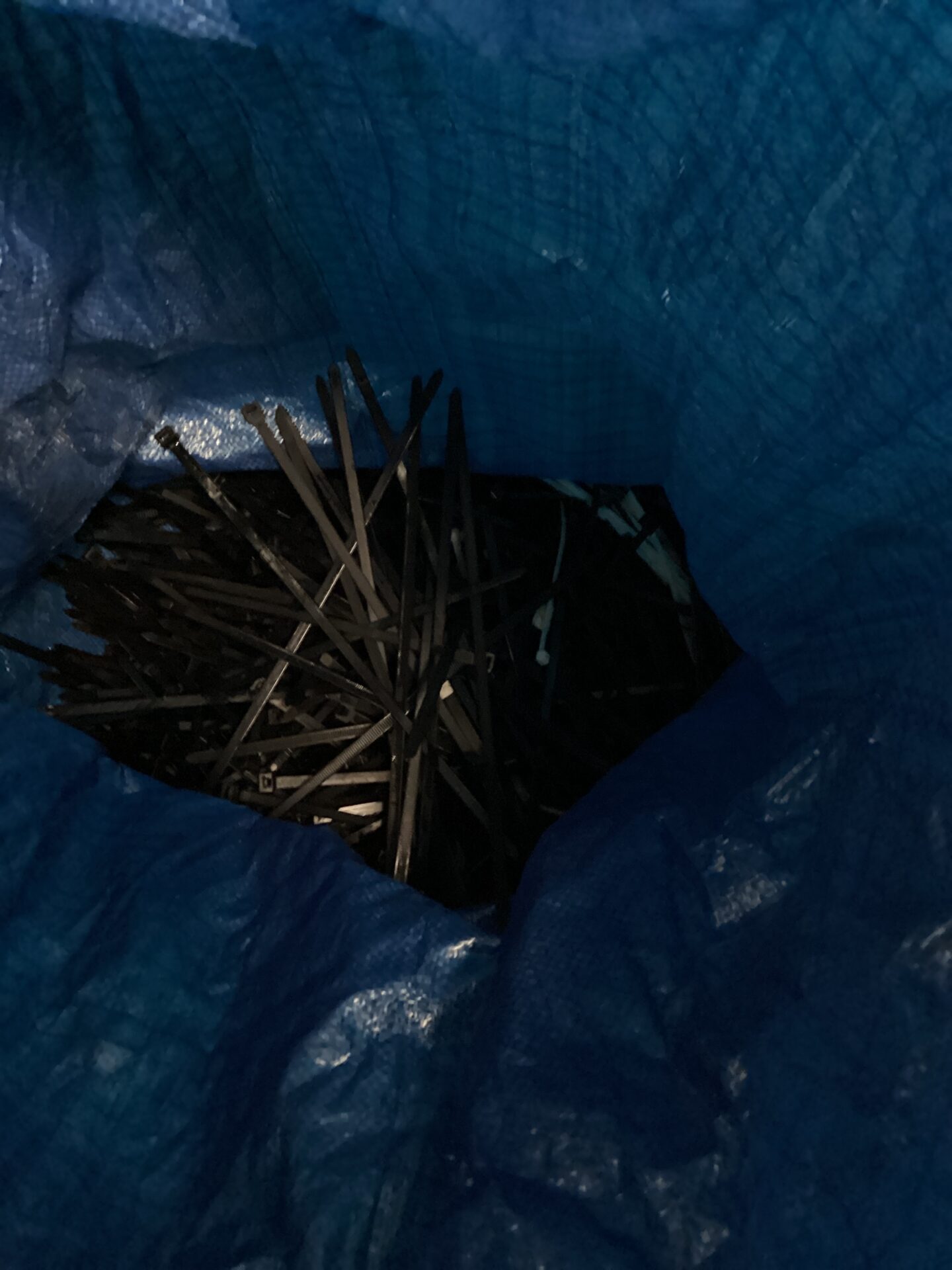 990 Large bag of cable ties