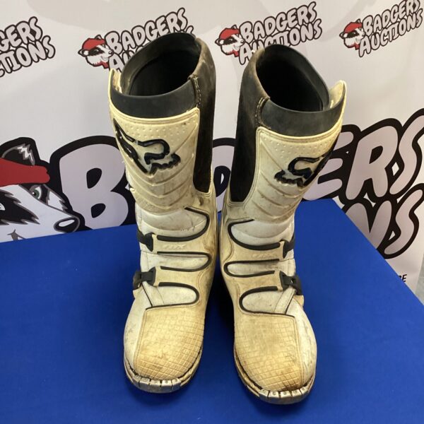 Used Fox Racing motorcycle boots size 46.5 for off-road riding.
