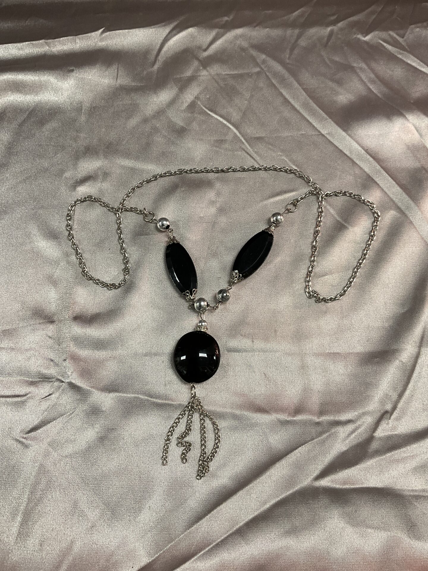 894 Silvertone Jet Style Pendant 30” Necklace