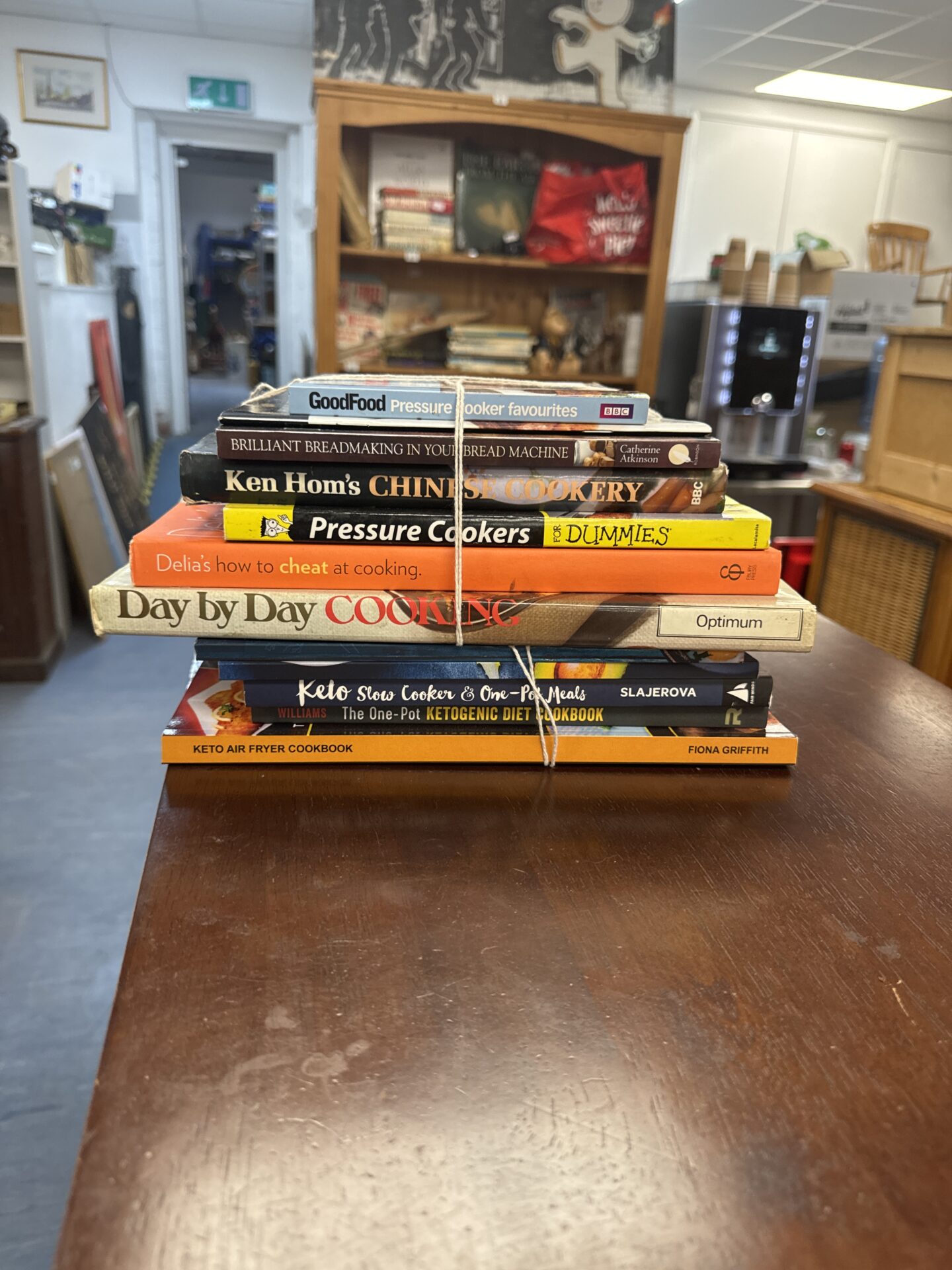 556 Selection of cooking books