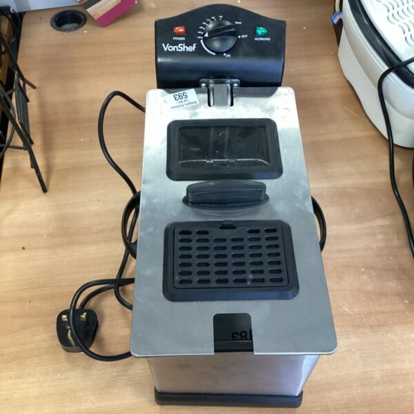 Vonshef deep fryer kitchen appliance for home use.
