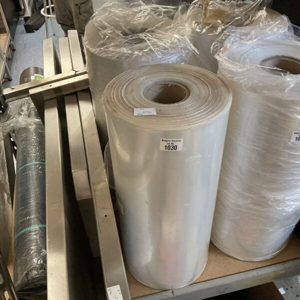 Two rolls of 500mm wide pallet wrap for secure packaging.