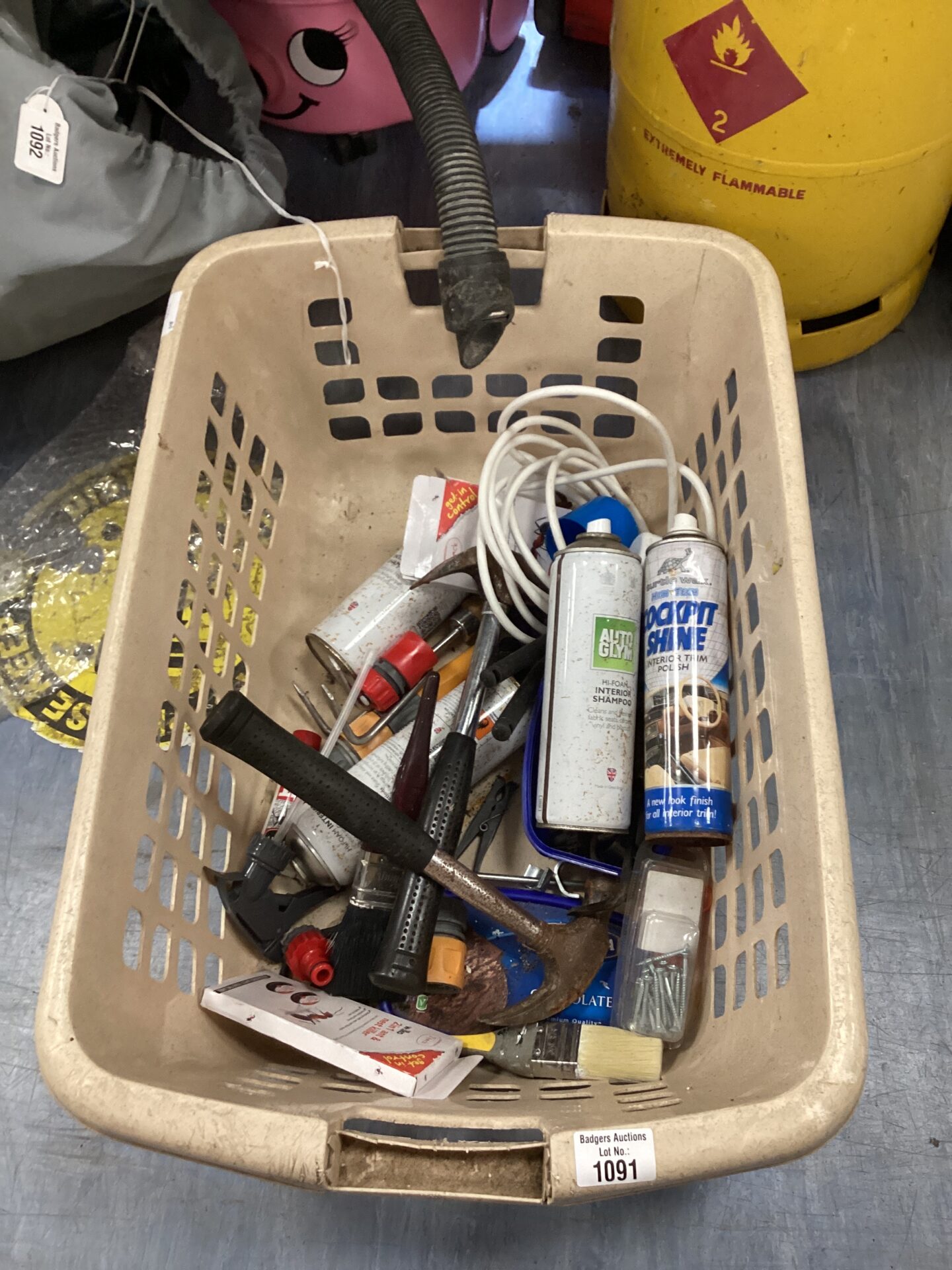 672 Box of mixed items inc auto glym car cleaner
