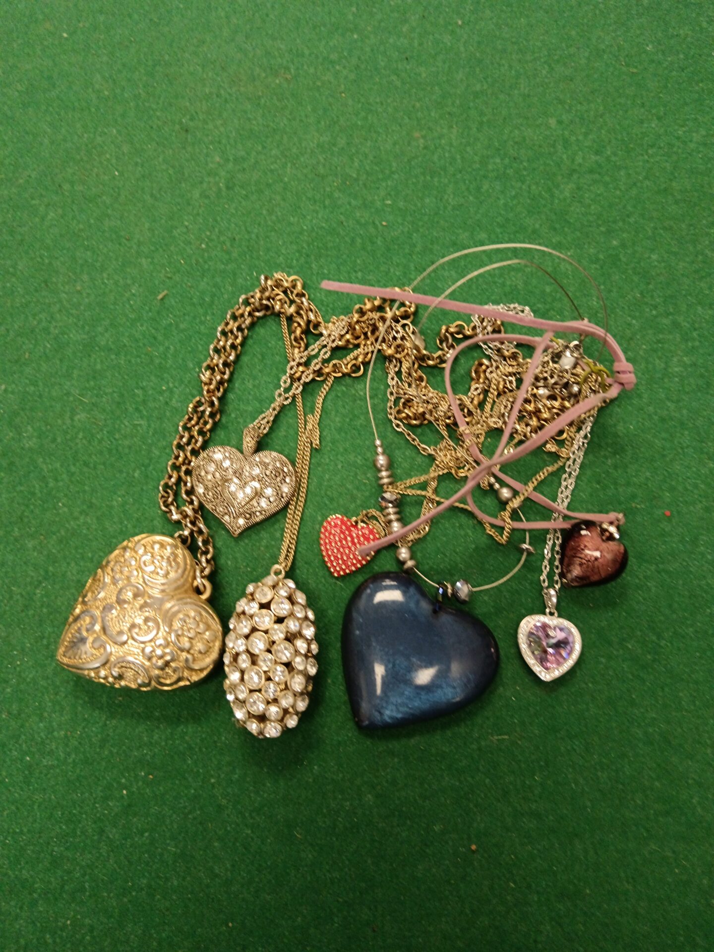 736 Tray of heart pendant necklaces