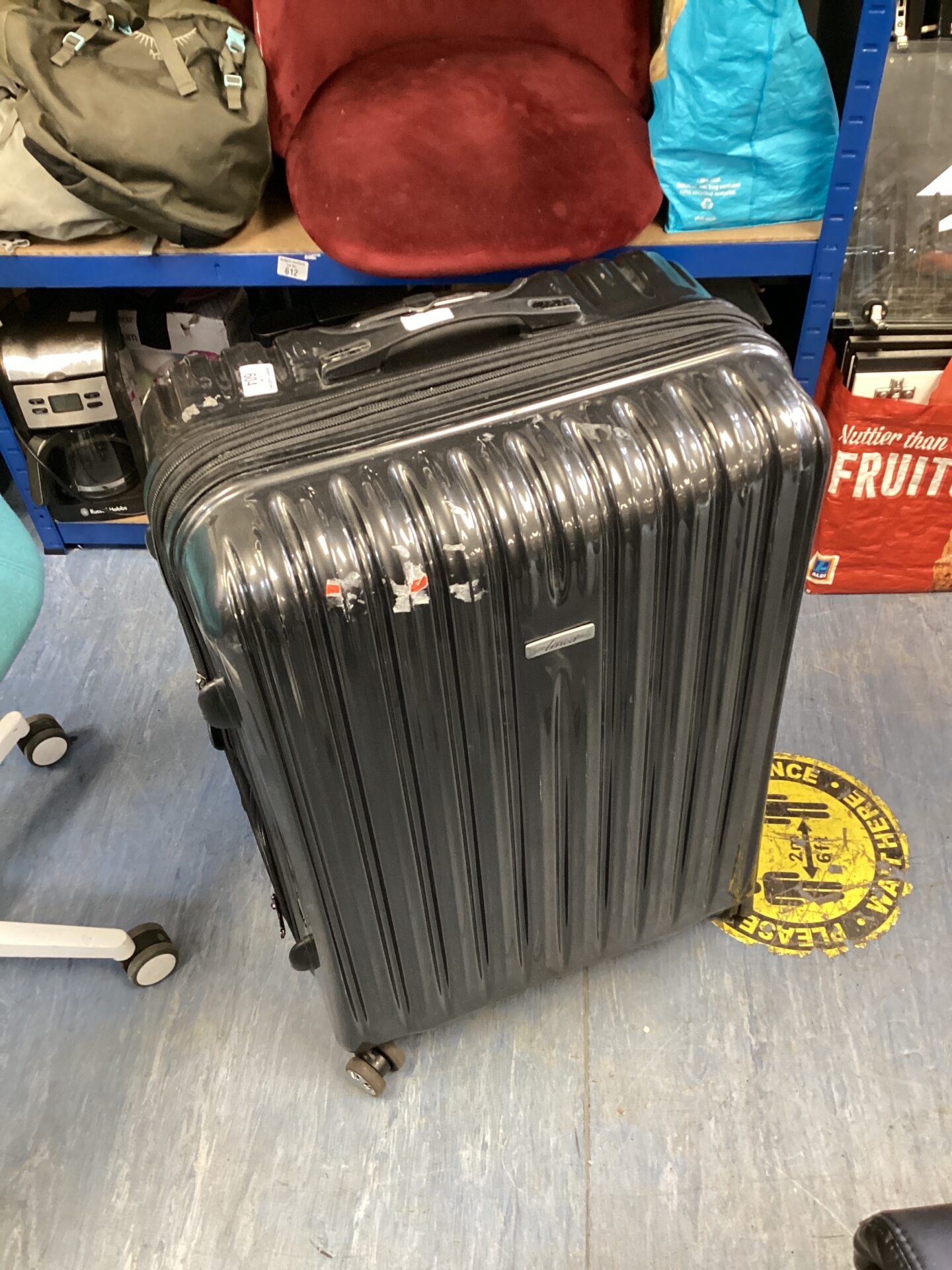 604 Linea wheeled suitcase