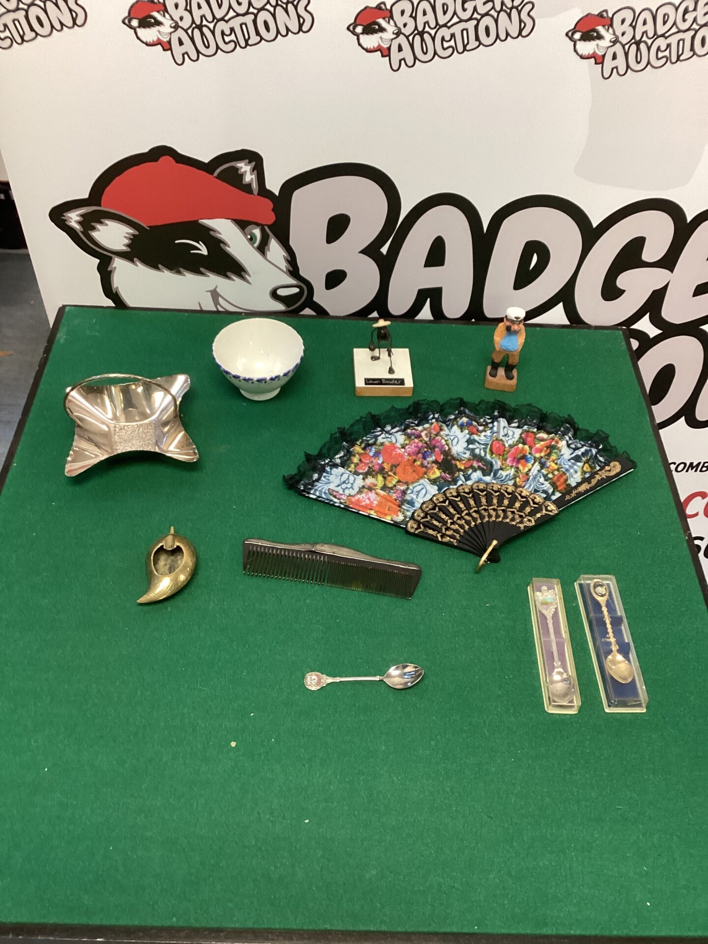 277 Selection of mixed items inc Fan