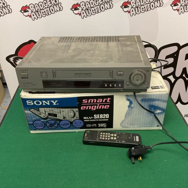 Sony SLV-SE820 VCR in original box, vintage video player.