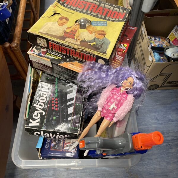 Vintage Frustration game box with classic 1970s design.